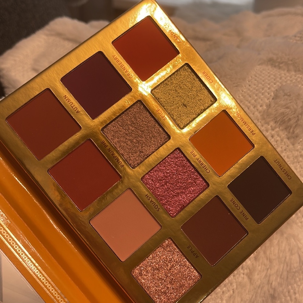 ACE BEAUTE’ Falling For You Eyeshadow Palette - Picture 11 of 11